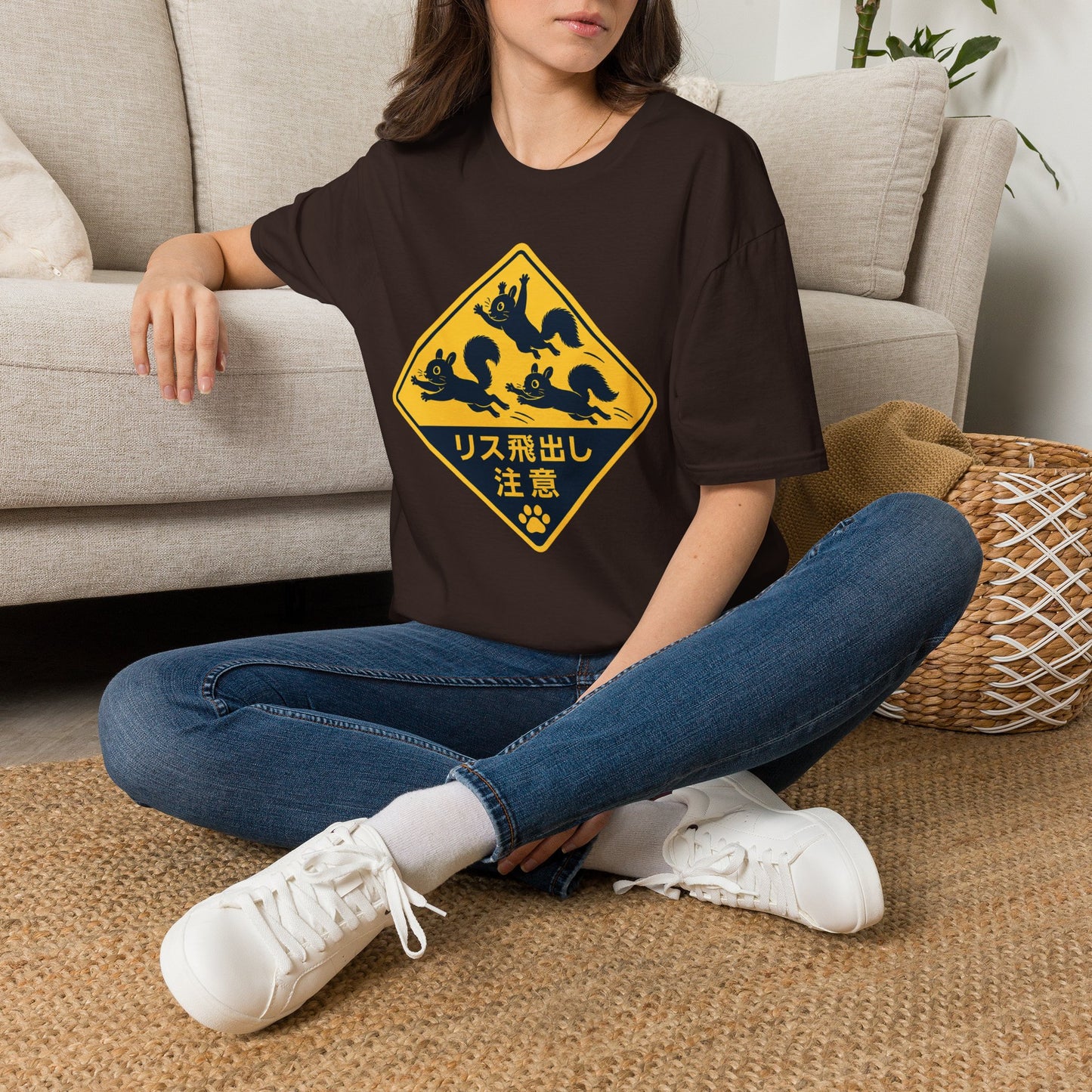 T-Shirt — Cute Squirrel Crossing Sign Tee (Japanese Text)