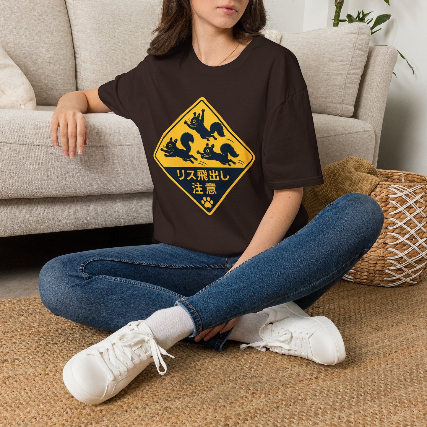 T-Shirt — Cute Squirrel Crossing Sign Tee (Japanese Text)