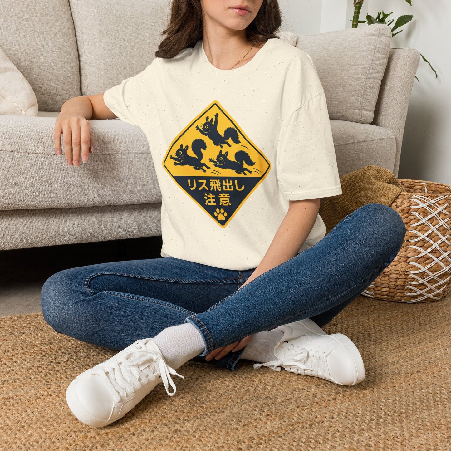 T-Shirt — Cute Squirrel Crossing Sign Tee (Japanese Text)