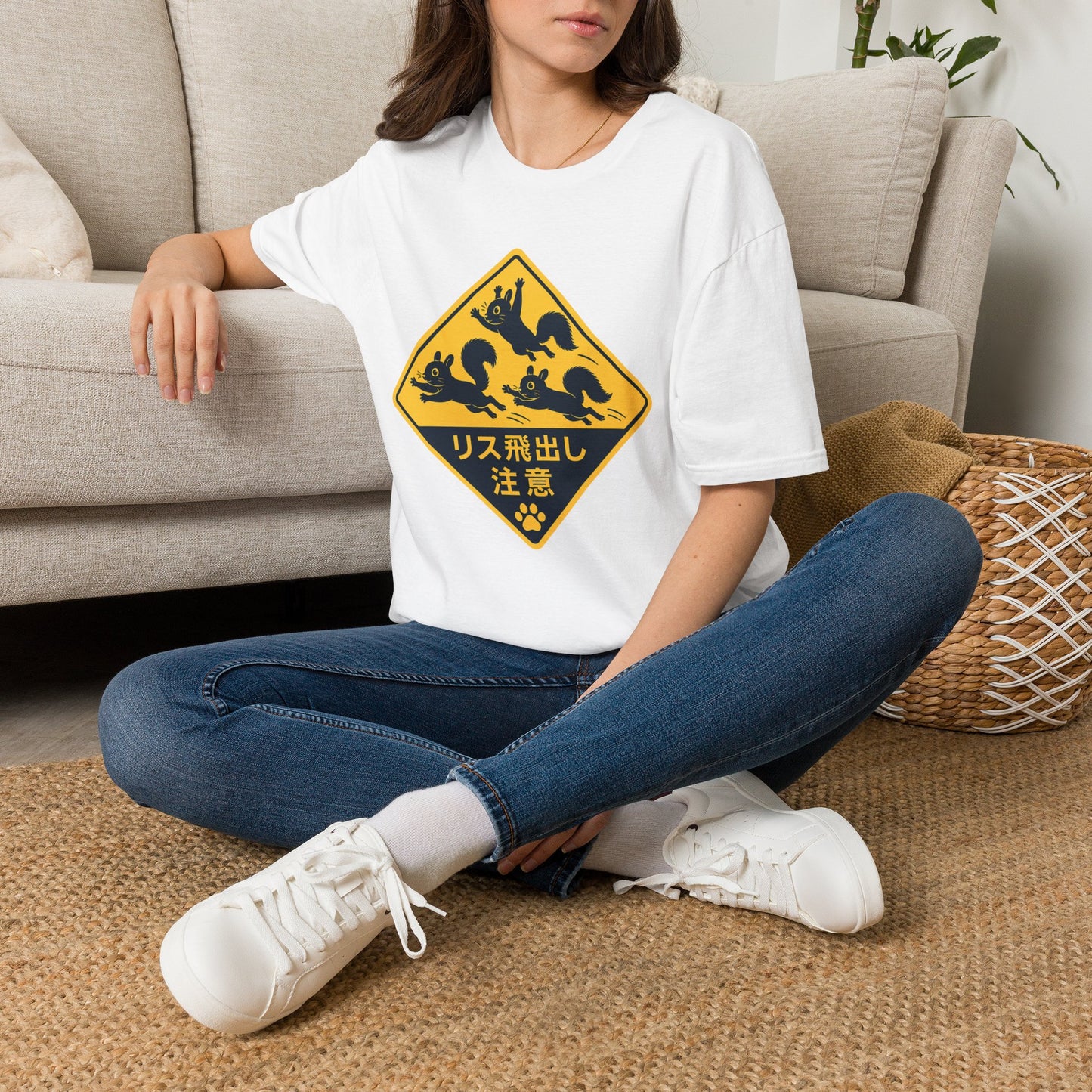 T-Shirt — Cute Squirrel Crossing Sign Tee (Japanese Text)